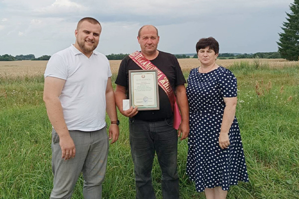 Второй тысячник на жатве в КСУП «Совбел 2016» — Станислав ХОДОЛЁНОК